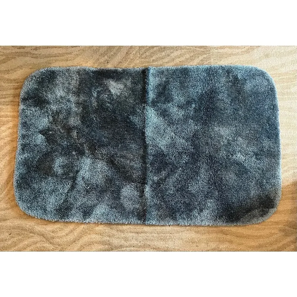 BHG Bath Mat Rug 23x39 Blue Gray Plush Non Slip SOFT ABSORBENT WASHABLE